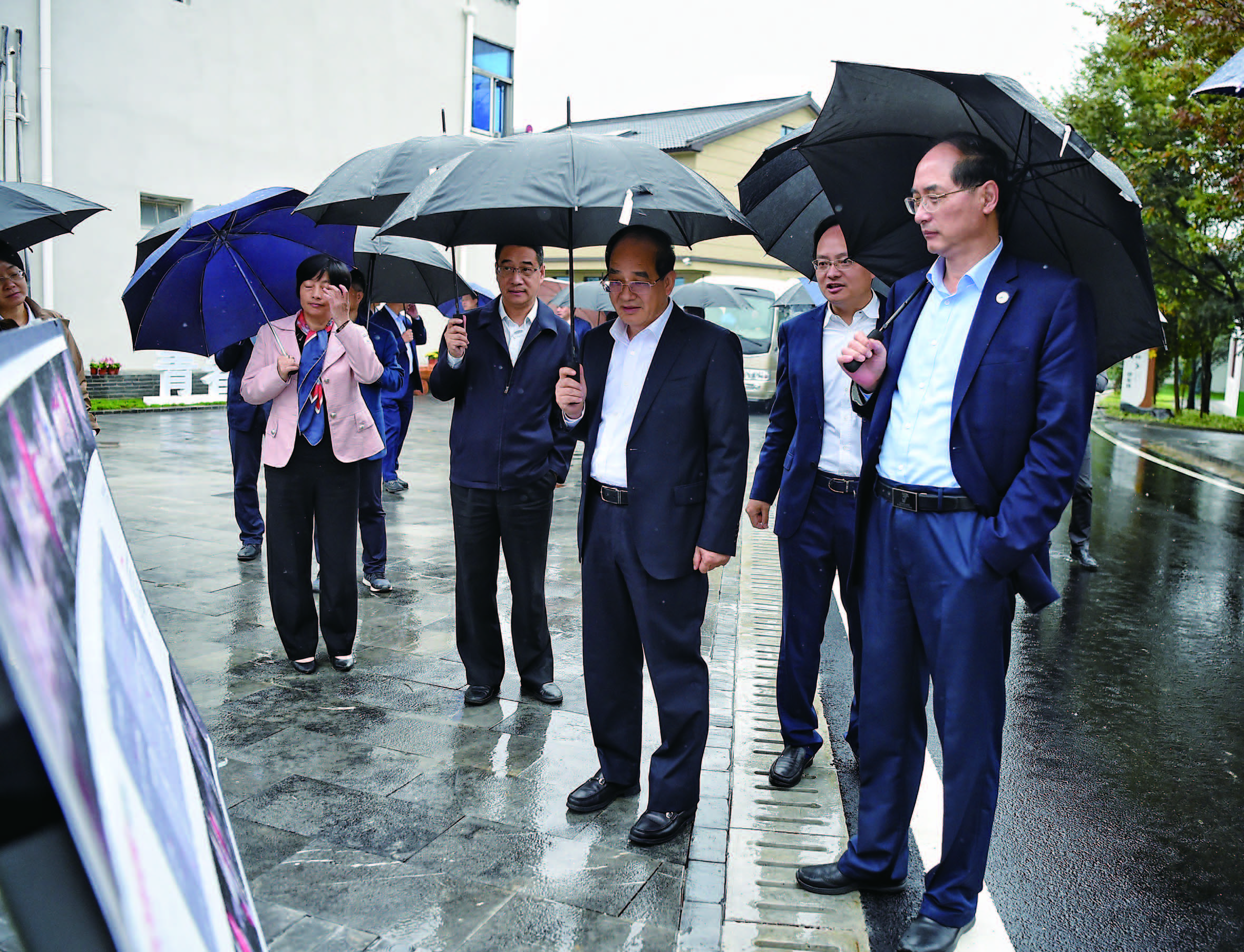 唐华新,王耀庆,丁红,谢菊芬,蔡和方,市政协党组成员夏国中出席会议