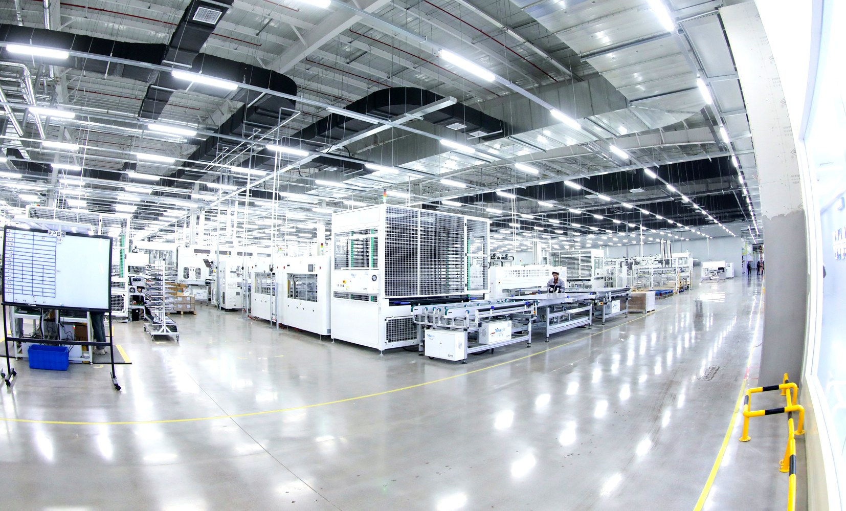 天合光能东台基地首批产品发货