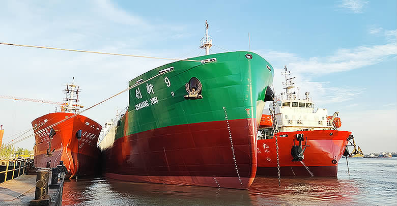 "这是我们正在建造的纯lng(液化天然气)动力船,年底交付.