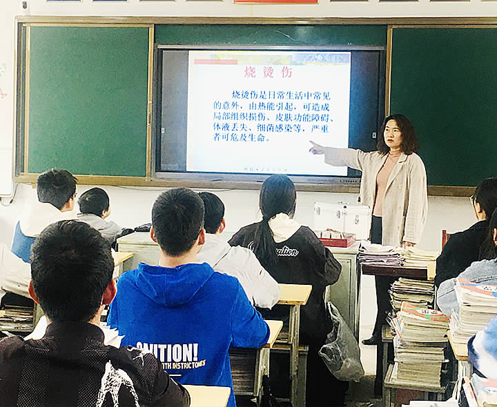 到双沟中学进行应急救护知识培训仙女镇明珠社区红十字博爱家园养老照
