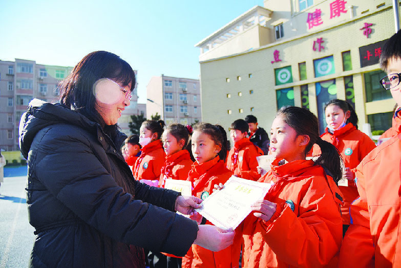 焦作丰泽园小学孙老师图片